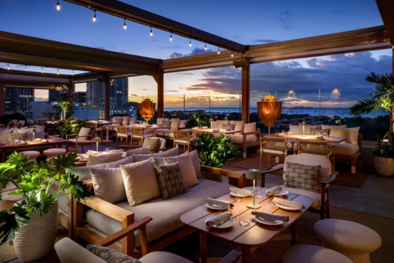 Are Rooftop Restaurants Open Year-Round, or Are They Seasonal?